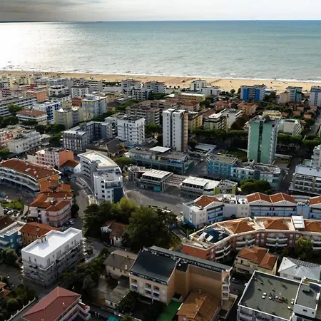 Διαμέρισμα Charming Near The - Beahost